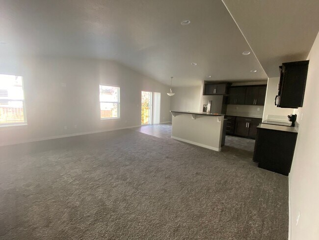 Foto del edificio - 3 Bed 2.5 Bath home in central Bend!