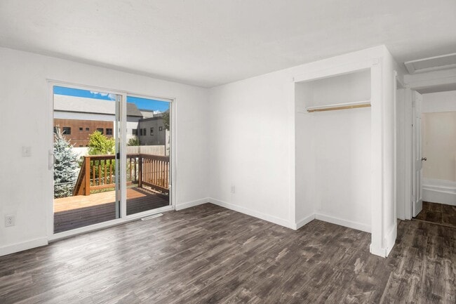 Building Photo - 3 Bedroom Townhome for Rent in Rifle