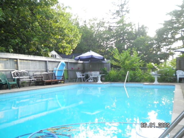 Primary Photo - 192 Hartford Rd