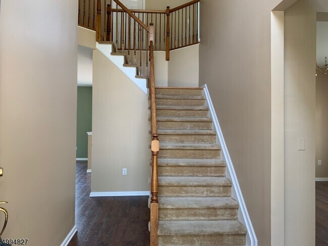 Foto del edificio - 297 Winding Hill Dr