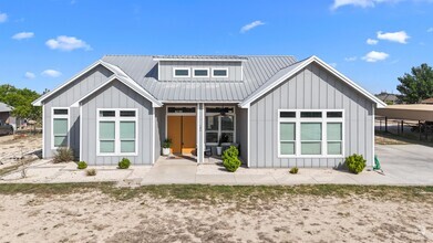 Building Photo - 186 Dos Caballos