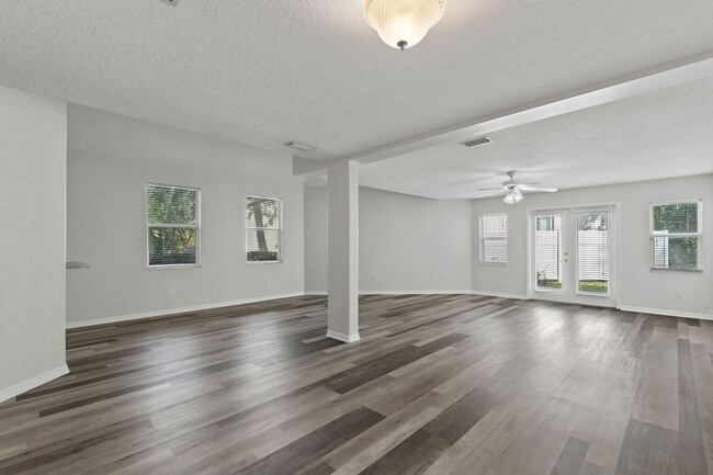 Foto del edificio - Spacious Two Story Townhome in Ormond Beach