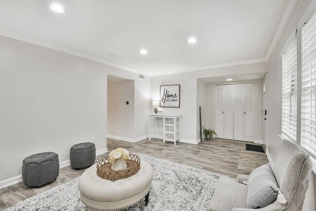 Foto del edificio - 2210 Triway Ln