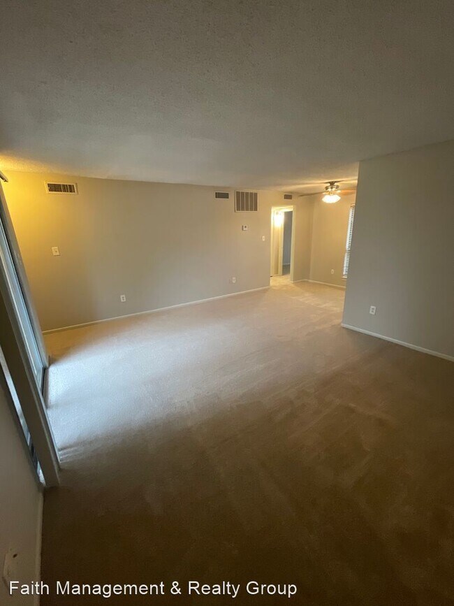 Foto del edificio - 2 br, 2 bath House - 6706-2 Majestic Oaks ...