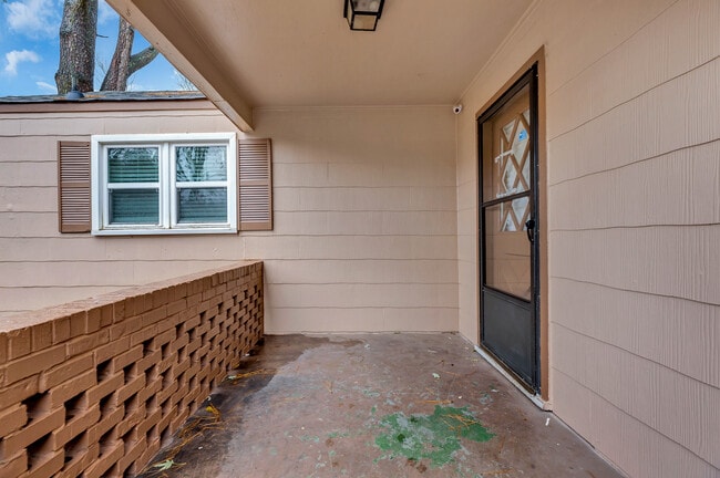 Building Photo - 3903 Telstar Cir SW