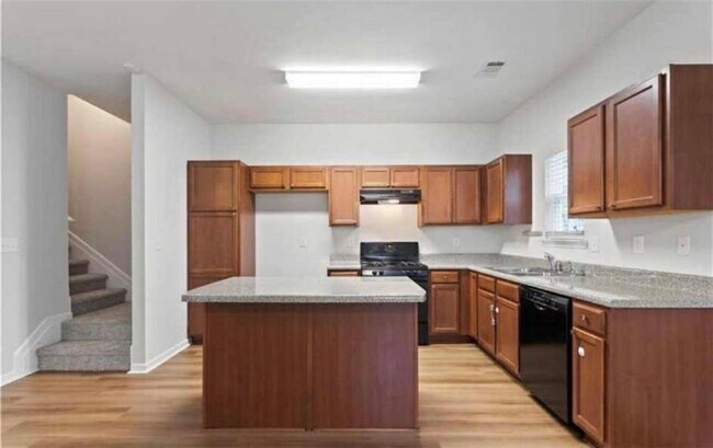 Foto del edificio - 1251 Rockfield Cir