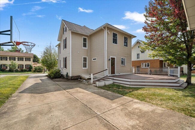 Building Photo - ZELIE House For LEASE