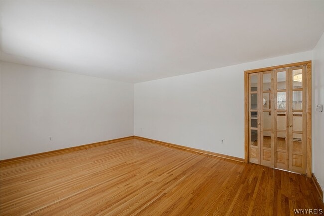 Foto del edificio - 97 Mitchell Dr