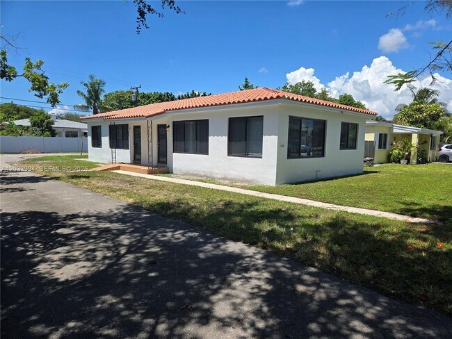 Foto del edificio - 2080 NE 172nd St