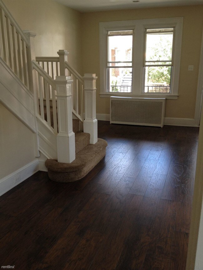 Foto del edificio - 667 Dumbarton Ave