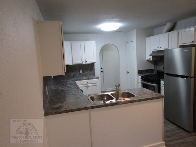 Foto del edificio - 3720 Burks Ave