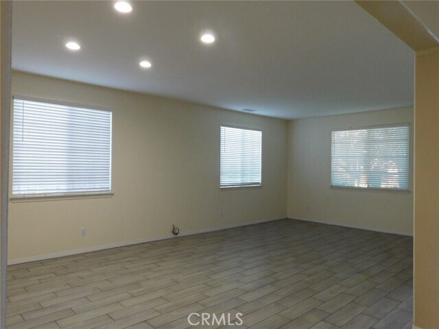 Building Photo - 27829 Lake Ridge Dr
