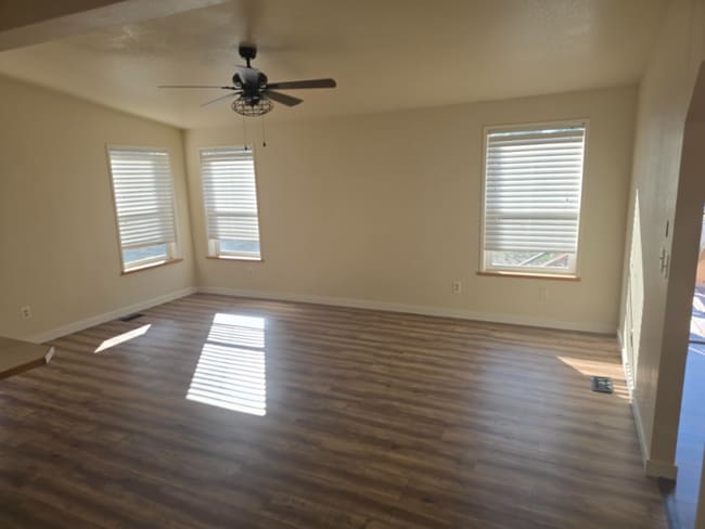 Building Photo - 3564 N Appian Way