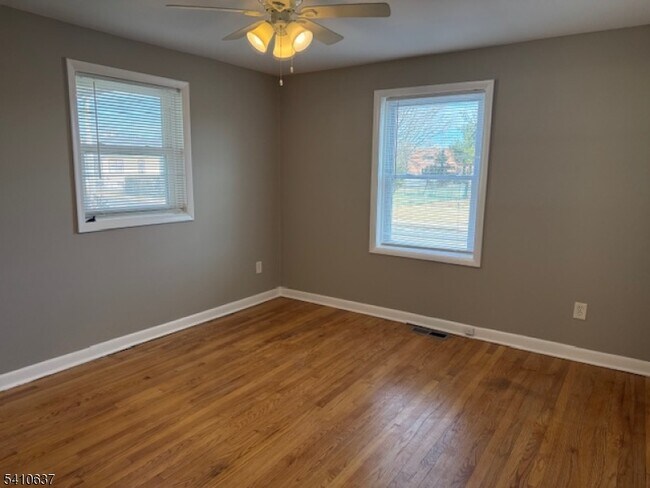 Foto del edificio - 138 Ellen St