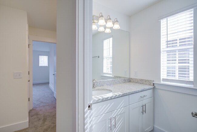 Building Photo - 7066 Gracious Dr