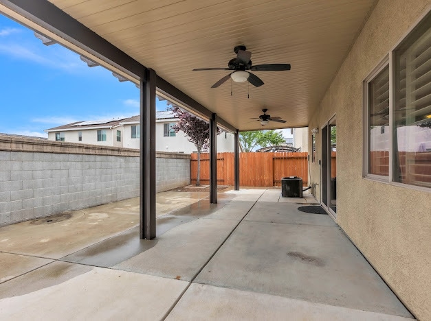 Building Photo - 2026 Rickenbacker Ln