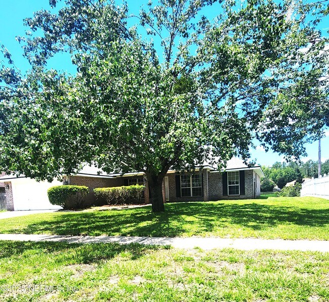 Building Photo - 1254 McGirts Creek Dr E