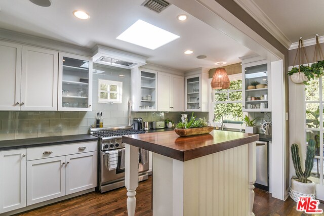 Foto del edificio - 8069 Woodland Ln