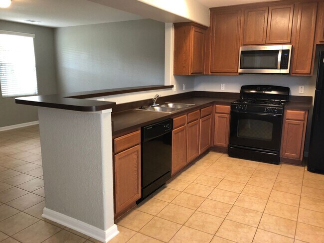 Building Photo - 131 Rush Haven