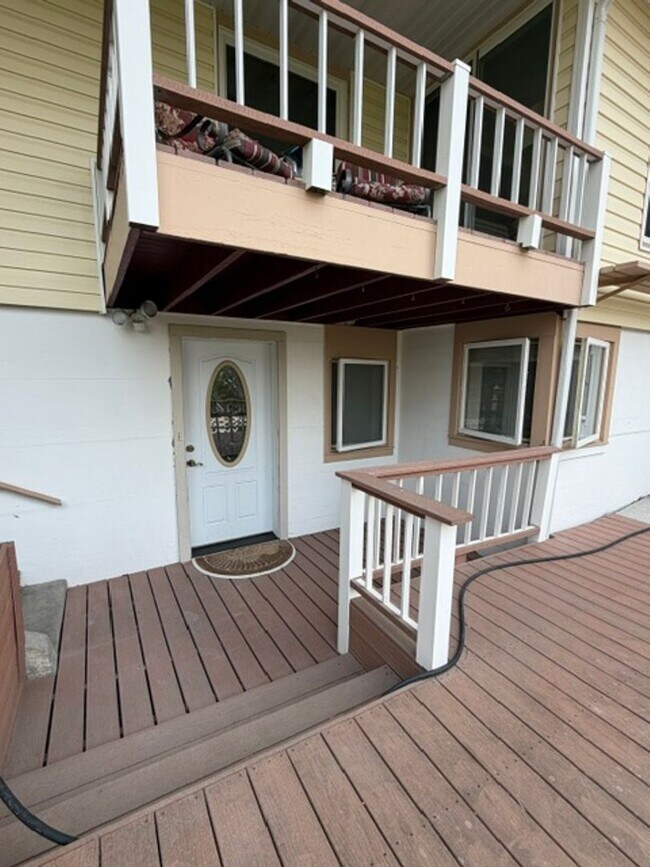 Foto del edificio - 1653 Woodland Ave