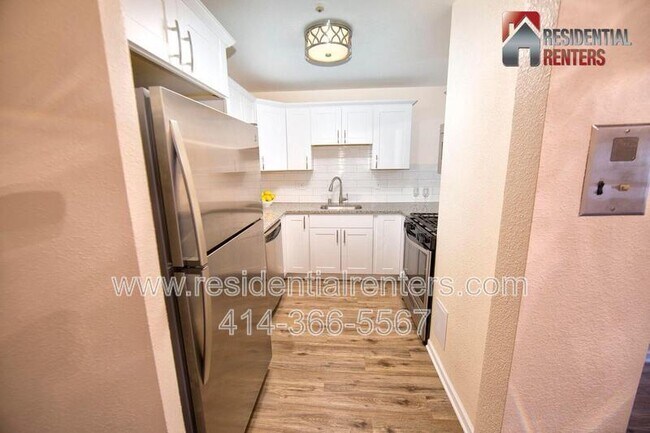 Foto del edificio - 4000 W Rivers Edge Cir
