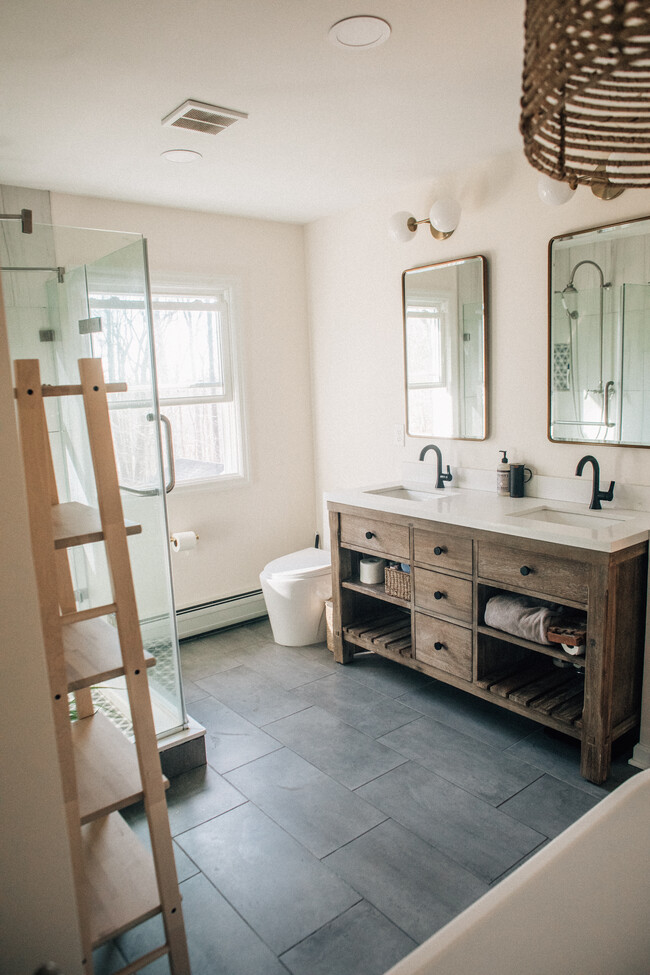 Master Bath - 115 Ridge Rd