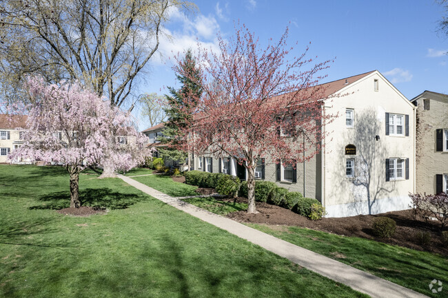 Building Photo - Hilltop Manor Apartments