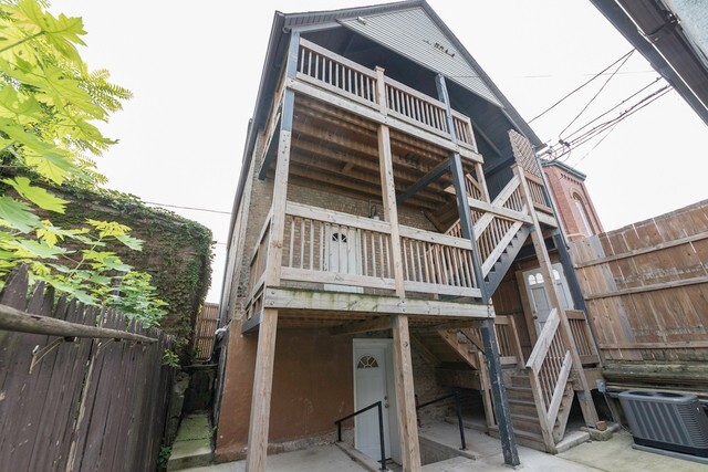 Primary Photo - 1361 W Walton St