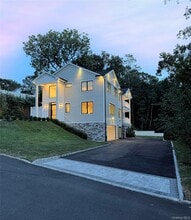 Building Photo - 2 Arthur Pl