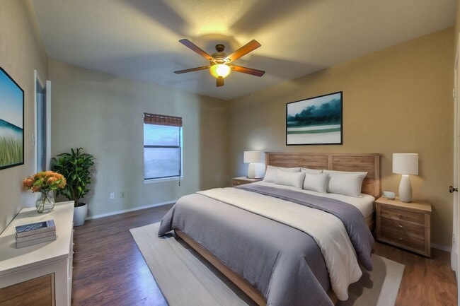 Building Photo - AVAILABLE JUNE: Rare NW Hills Condo - 1 be...