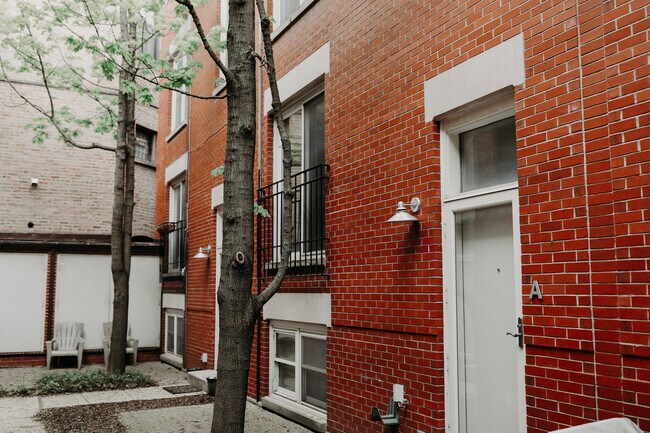 Building Photo - 1451 W Lexington St