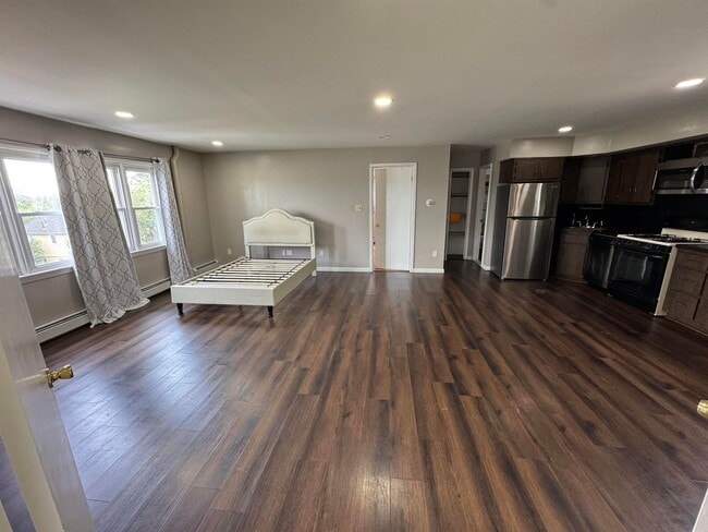 Building Photo - 27 Overpeck Ave