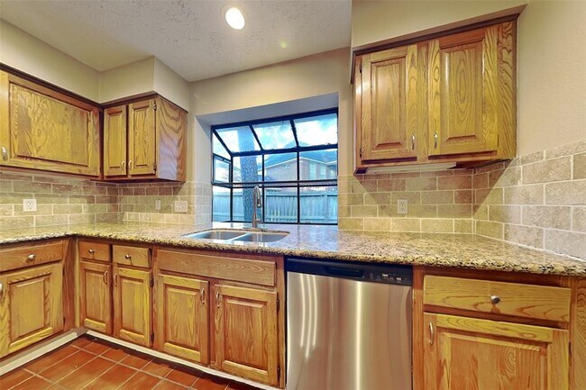 Building Photo - 14207 Vanessa Cir
