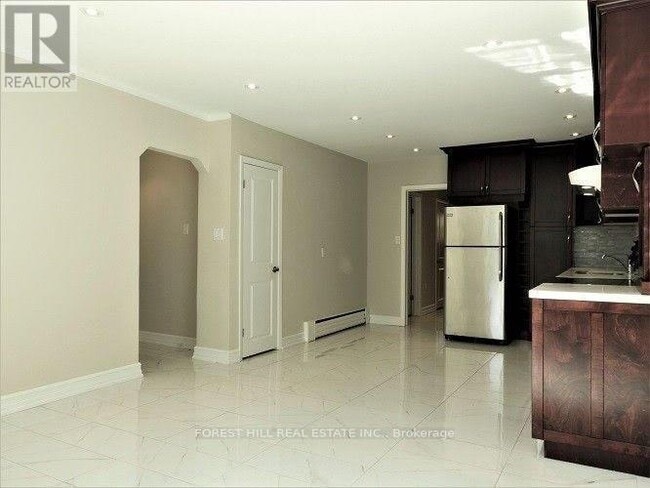 Building Photo - 42 Emerald Crescent
