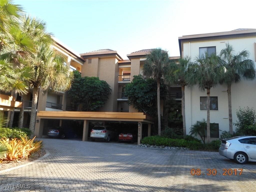 Foto principal - 6770 Pelican Bay Blvd