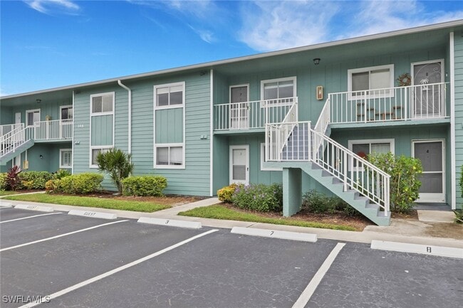 Building Photo - 146 Cypress Way E