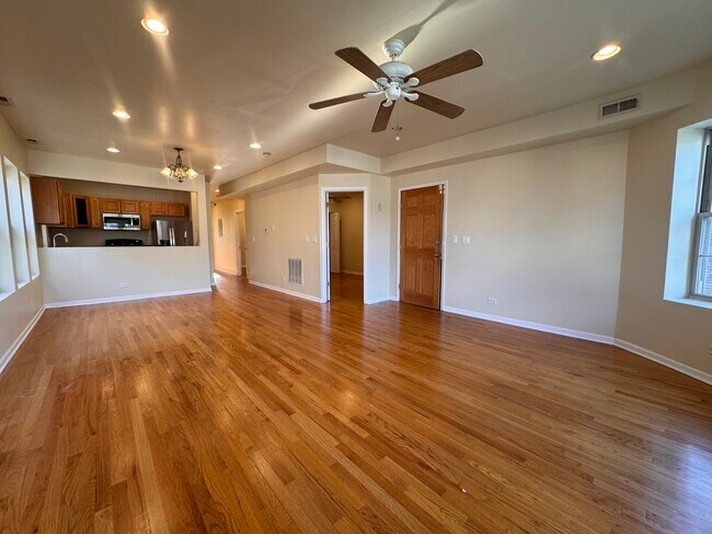 Foto del edificio - 6204 S Claremont Ave