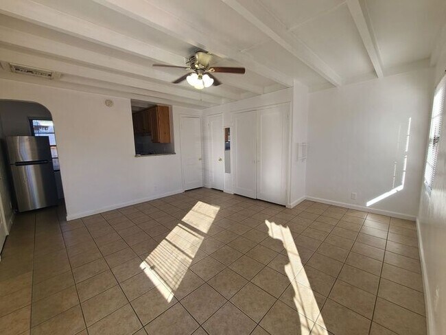 Building Photo - 1513 E Glenn St