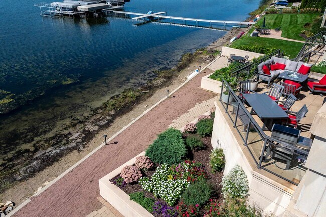 Building Photo - 101 Ferchland Pl