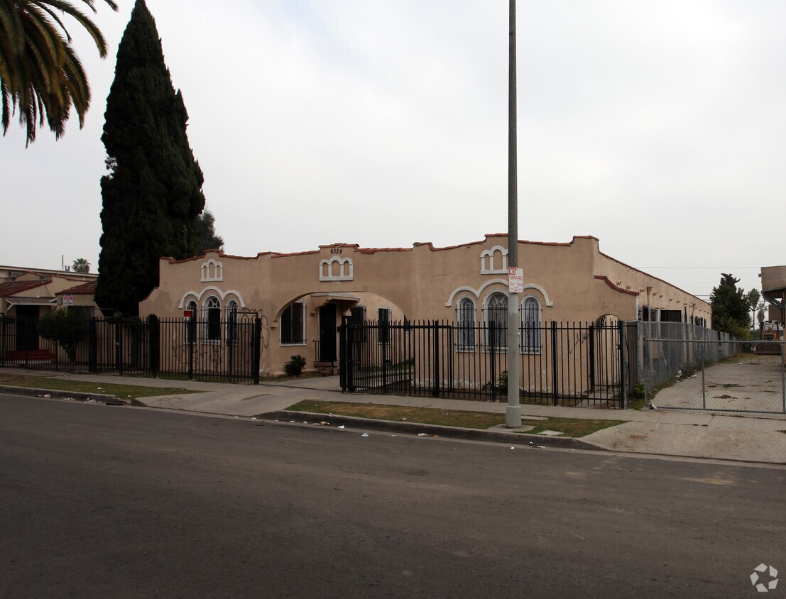 Foto del edificio - 6326 Brynhurst Ave