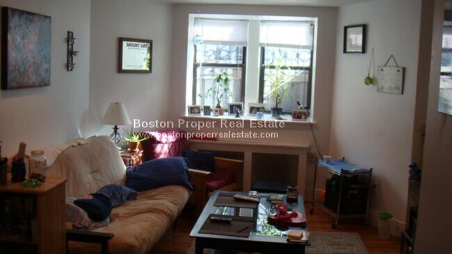 Foto del edificio - 45 Westland Ave