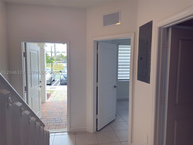 Foto del edificio - 11879 SW 247th Ter