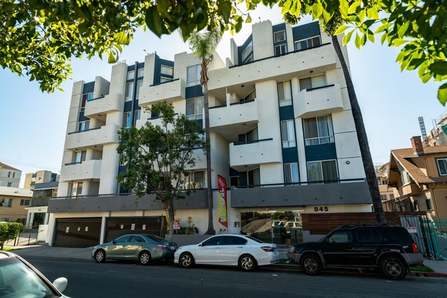 Building Photo - 845 S. Kingsley