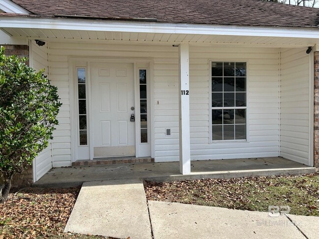 Building Photo - 112 Cluster Oaks Ct