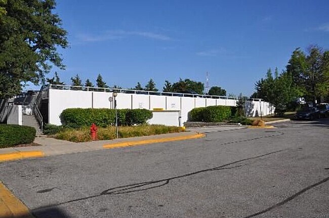 Building Photo - 1806 Hemlock Pl