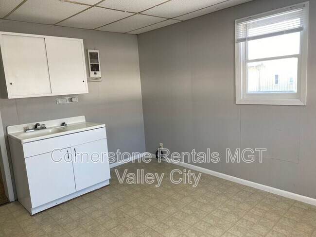 Foto del edificio - 405 2nd St NE