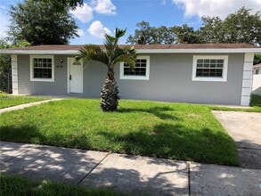 Building Photo - 4120 SW 25th St