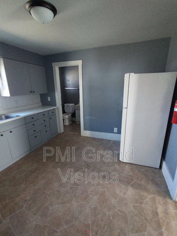 Foto del edificio - 2506 E Division St