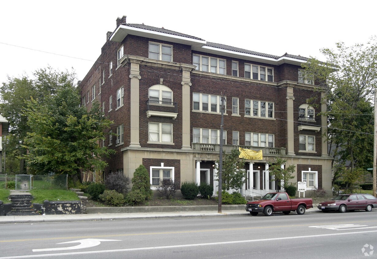 Primary Photo - Rosemont Apartments