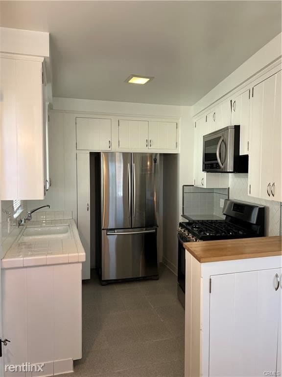 Building Photo - 2 br, 1 bath Condo - 2420 Via Campesina
